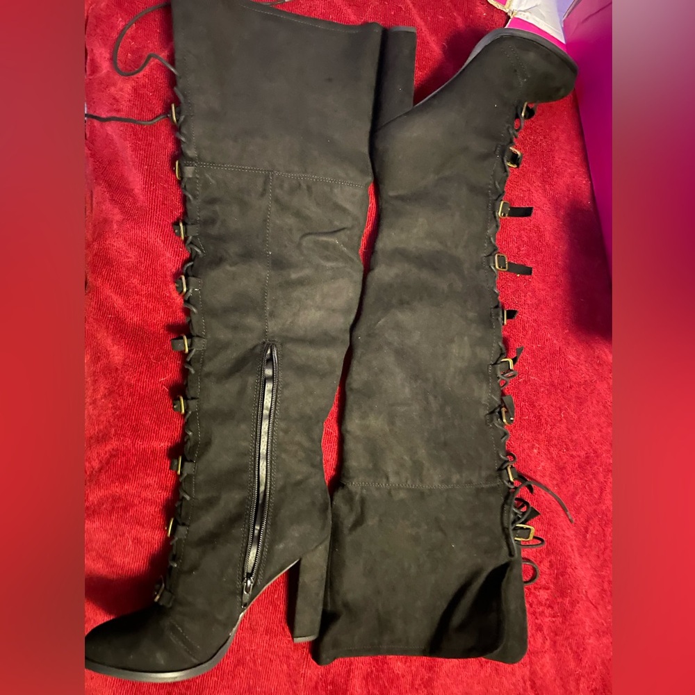 NIB Shoedazzle Josie Women’s size 8 Black Knee High Heeled Boots